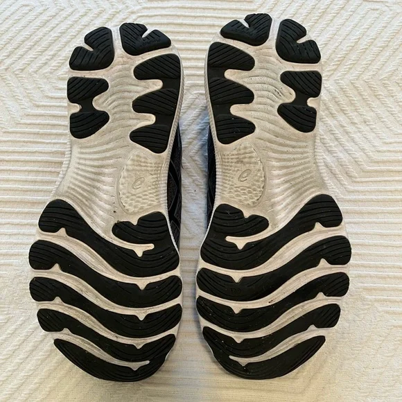 ASICS GEL-NIMBUS 24, BLACK/PURE SILVER - Women’s Running Shoe - 7.5 medium - Picture 3 of 9